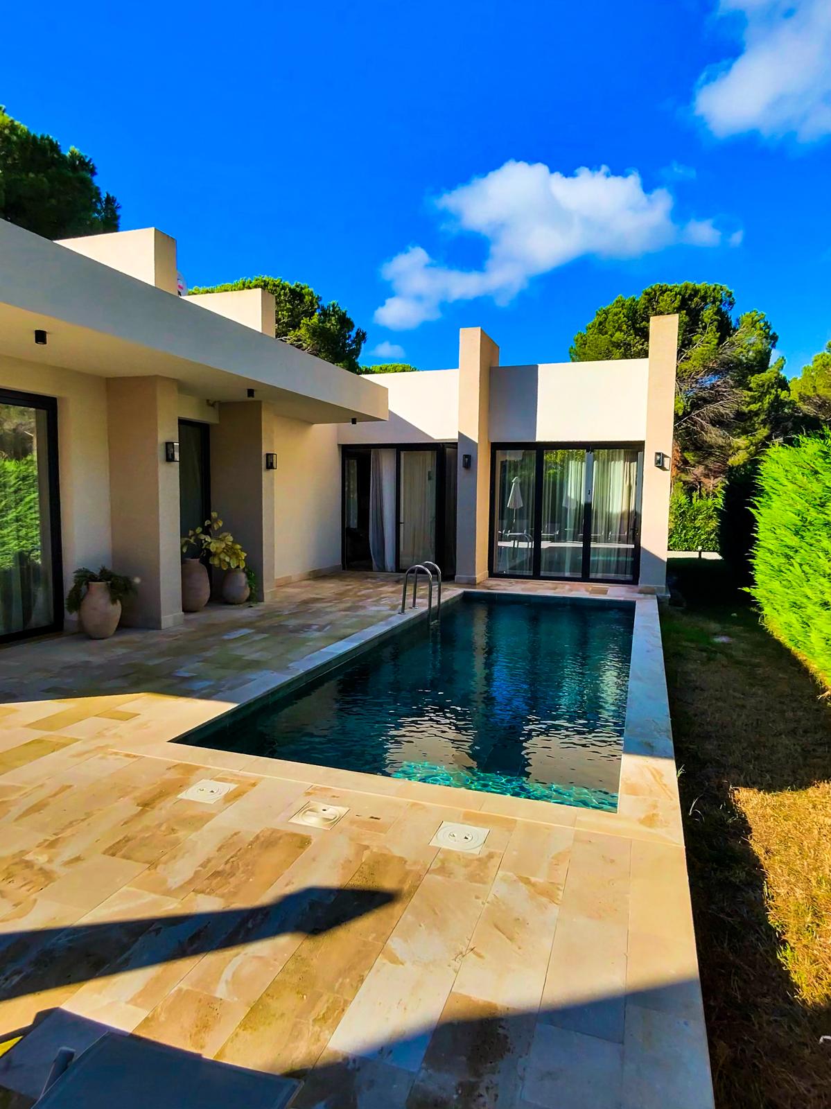 A wide-angle picture from the garden and private pool of the Villa at Mélia Durres.
